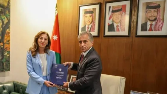 المشهد المعاصر | رئيس الوزراء يتسلم التقرير السنوي لحالة حقوق الإنسان في الأردن لعام 2024