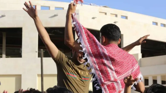 المشهد المعاصر | ليلة التوجيهي في الأردن: ترقب وقلق ودعوات للاحتفال الآمن وخفض الأهالي توقعاتهم حول أداء أبنائهم