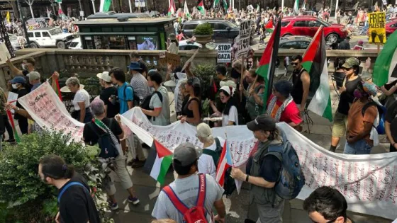 المشهد المعاصر | مظاهرة حاشدة في نيويورك تنديدًا بحرب التجويع والإبادة الجماعية في غزة.. صور