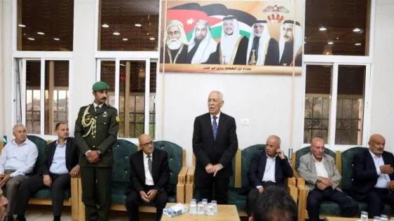 المشهد المعاصر | مندوبا عن الملك وولي العهد. العيسوي يعزي عشيرة الغنيمات