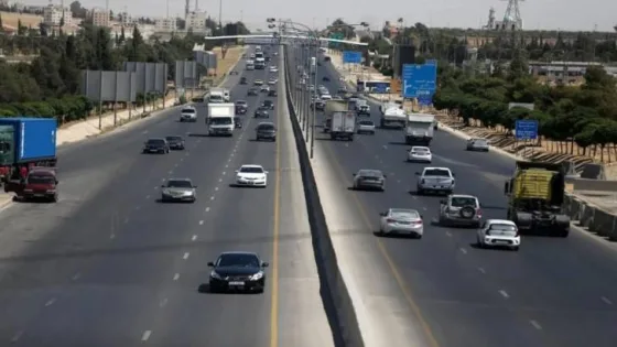 المشهد المعاصر | إدارة السير: تباطؤ حركة المرور بسبب تدهور مركبة على طريق المطار في عمّان
