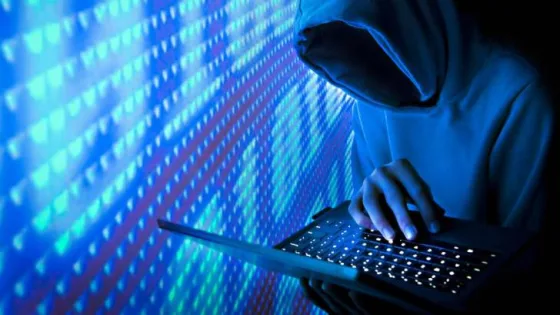 المشهد المعاصر | تقرير صحفي.. تصاعد الجرائم الإلكترونية في مصر وحملة أمنية تستهدف صناع المحتوى على تيك توك